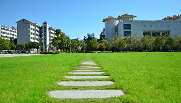 集美大学是一本吗