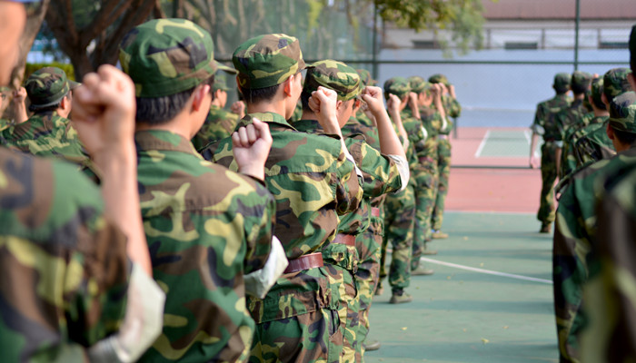 大学军训都干什么